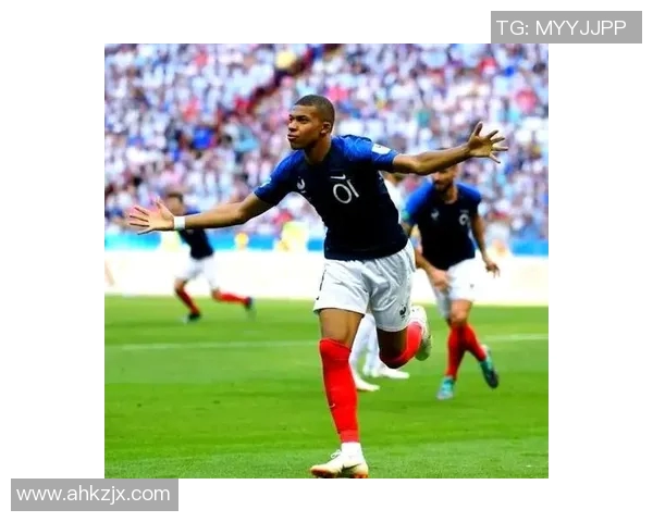 足球场上的传奇人物与他们的辉煌成就探秘